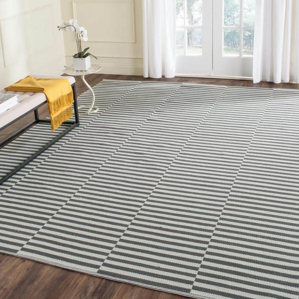 Coastal Comfort Ivory and Grey 8' x 10' Cotton Area Rug