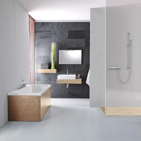 GROHE Essence New Single Hole Single-Handle 1.2 GPM Bathroom