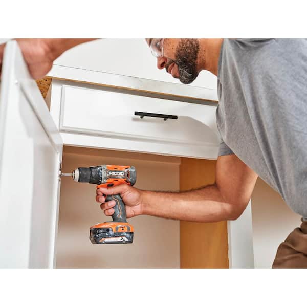 RIDGID 18V Cordless 1/2 in. Drill/Driver Kit with 2.0 Ah Battery