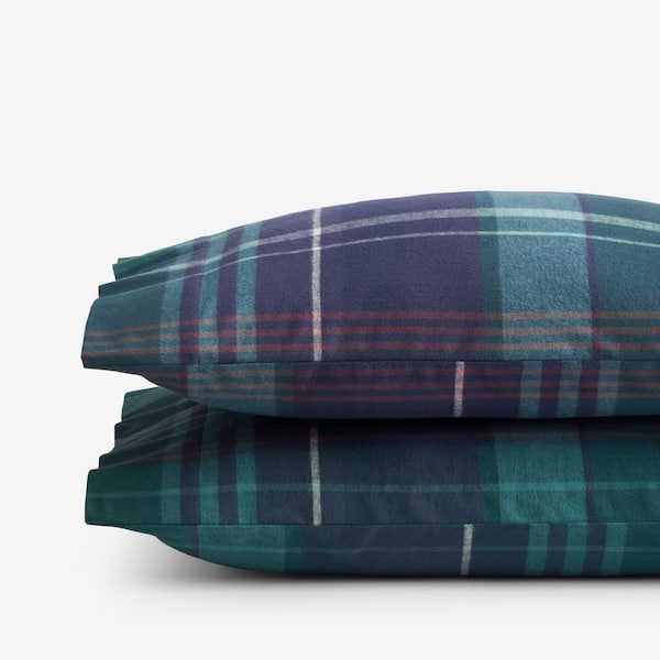 Company Cotton Derek Plaid Velvet Green Flannel Pillowcase (Set of 2)