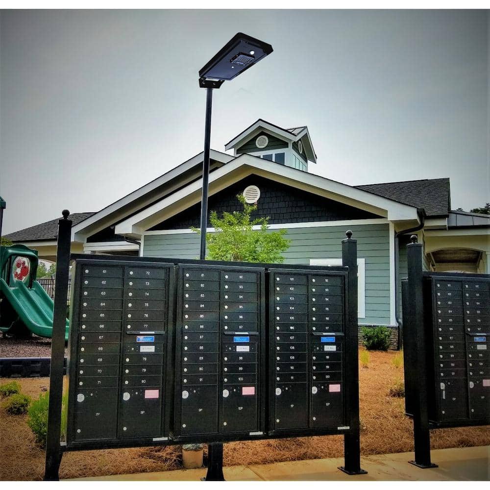 Black Aluminum Solar LED Dusk to Dawn Parking Light