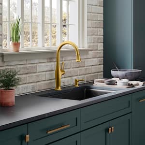Hamelin Single Handle Pull Down Sprayer Kitchen Faucet in Vibrant Brushed Moderne Brass