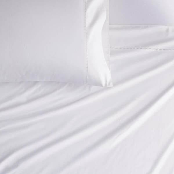 Legends Hotel Organic Solid 300-Thread Count Cotton Sateen Sheet Set