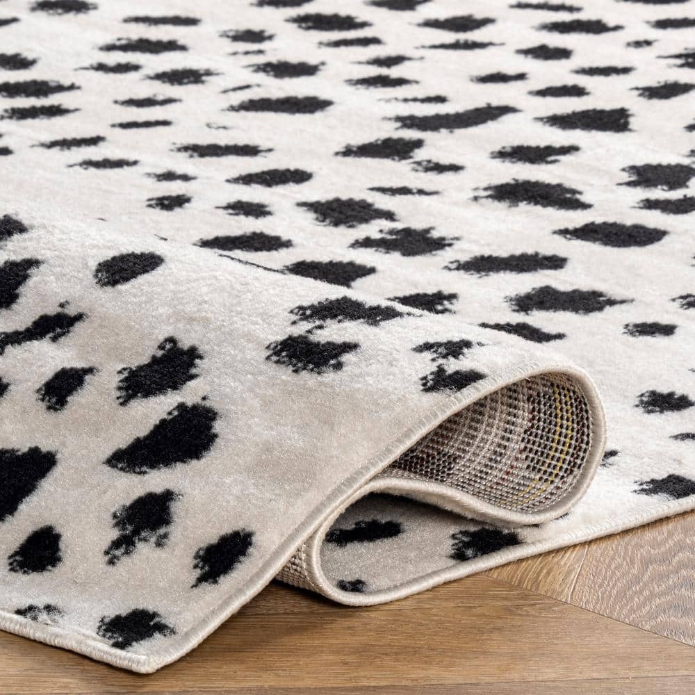Leopard Print Black and White 8' x 10' Synthetic Area Rug