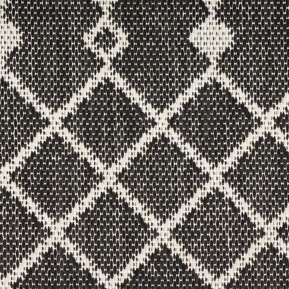 Black and White Moroccan Trellis 8' x 10' Flatweave Outdoor Rug