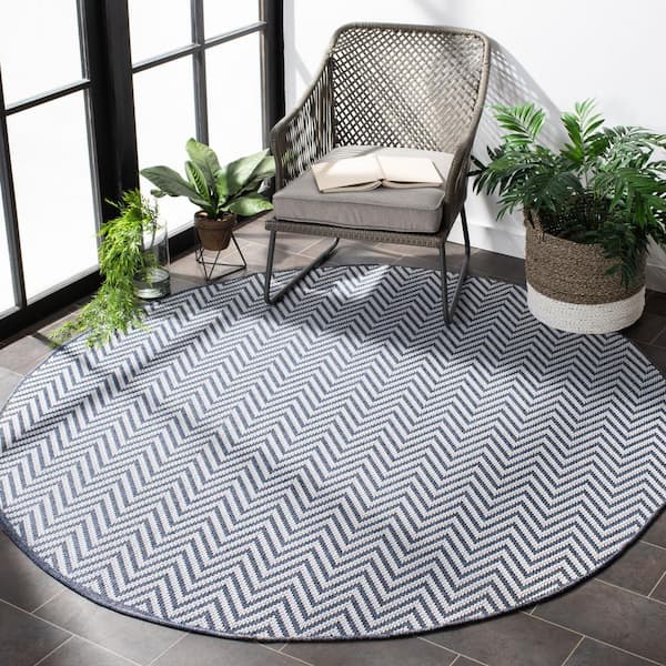 Bermuda Blue/Creme 5 ft. x 5 ft. Round Machine Washable Chevron Geometric Indoor/Outdoor Area Rug