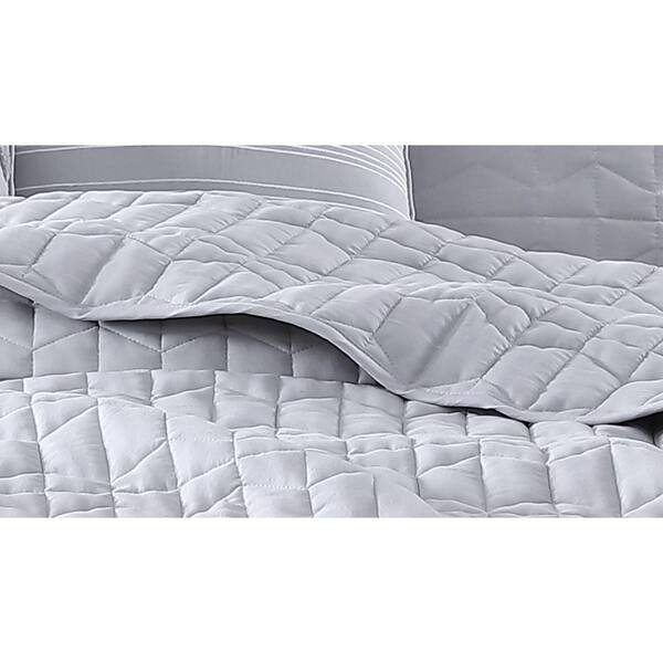 Light Grey Twin Quilt Set 
