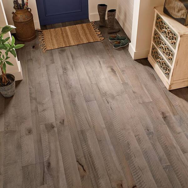Bruce Revolutionary Rustics Gray Wh Oak 1/2 in. T x 7.5 in. W T+G Wire Brushed Engineered Hardwood Flooring (25.7 sq.ft./ctn)