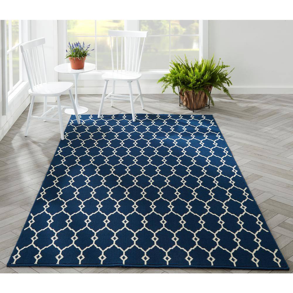Navy Fretwork Elegance 5'3" x 7'6" Synthetic Outdoor Rug