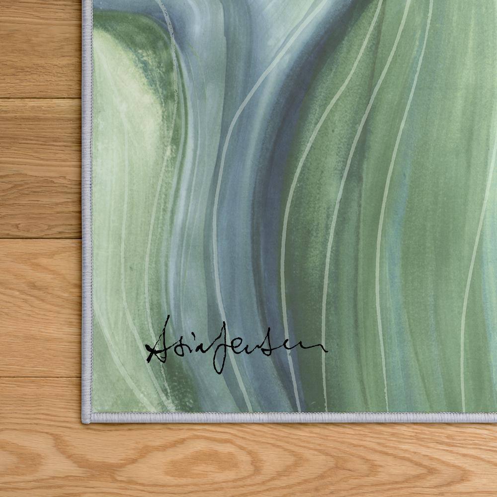 Green and Blue Leaf Pattern Washable Synthetic Area Rug 5' x 7'
