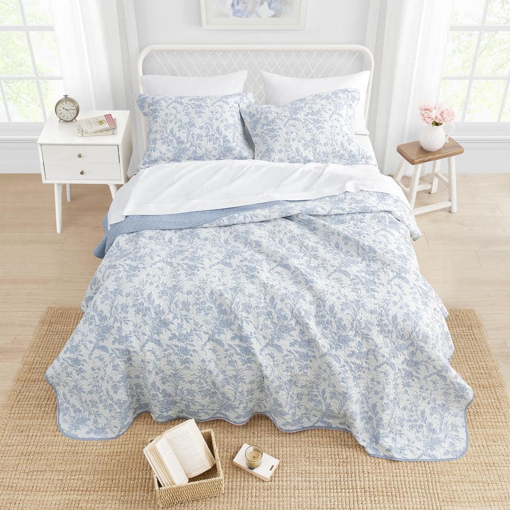 Blue Floral Reversible Cotton Full Quilt Set