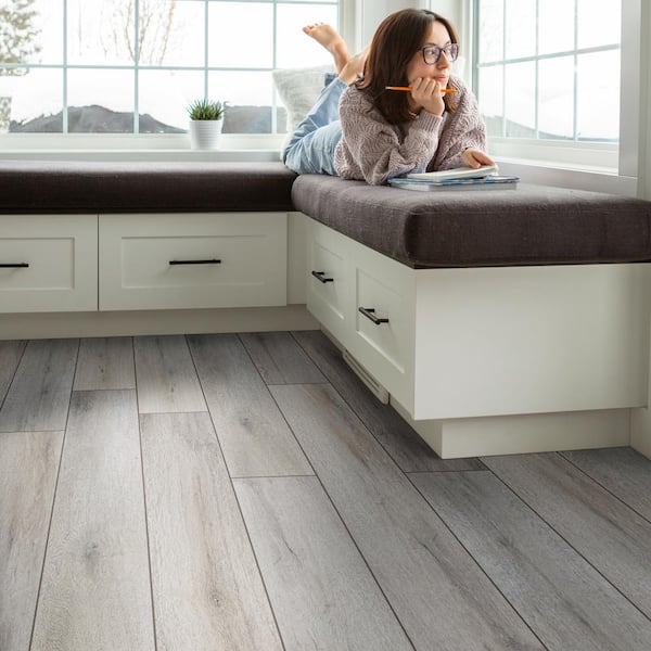 Alton Sloan 7.7 in W x 48 in. L Waterproof Hybrid Rigid Core Flooring (17.96 sq. ft. / case)