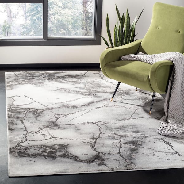 Craft Gray/Silver 5 ft. x 5 ft. Distressed Abstract Square Area Rug