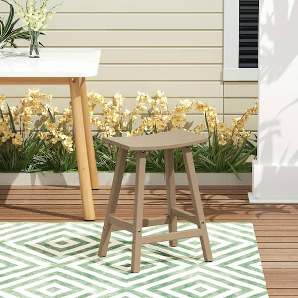 WESTIN OUTDOOR Franklin Weathered Wood 24 in. Poly HDPE Fade Resistant Outdoor Patio Saddle Seat Counter Height Bar Stool