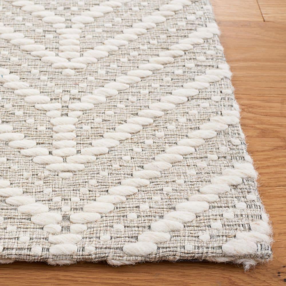 Ivory and Beige Chevron Handwoven Wool Area Rug, 8' x 10'