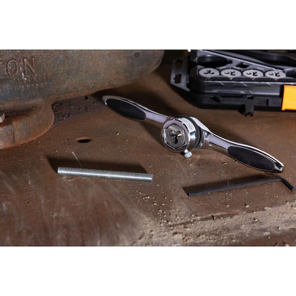 GEARWRENCH SAE Ratcheting Tap and Die Set (15-Piece) 82816 - The