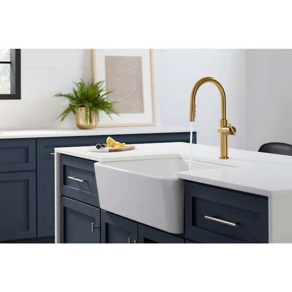 Crue Single-Handle Pull-Down Sprayer Kitchen Faucet in Vibrant Brushed Moderne Brass