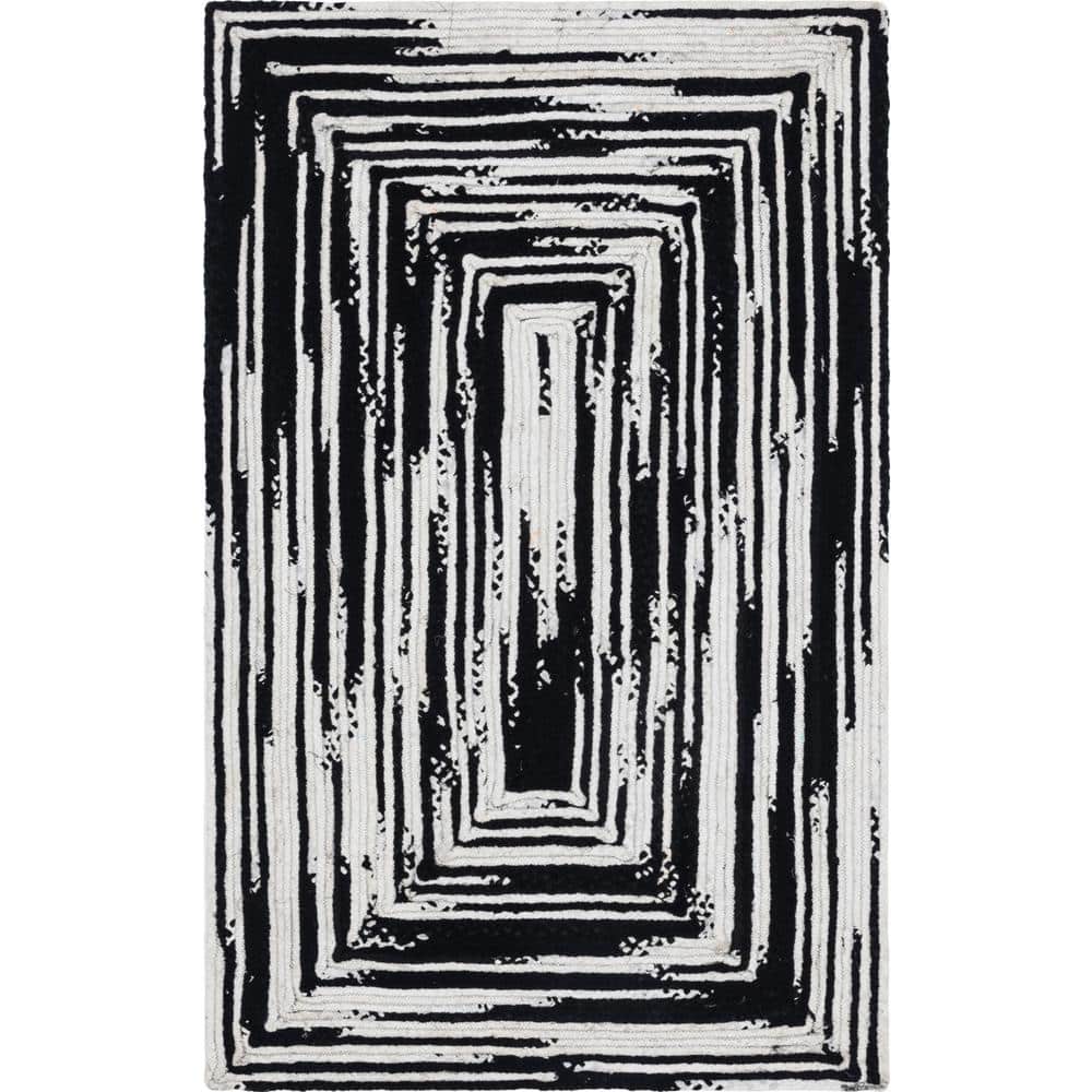 Handmade Black and White Cotton Braided Rug 5' x 8'