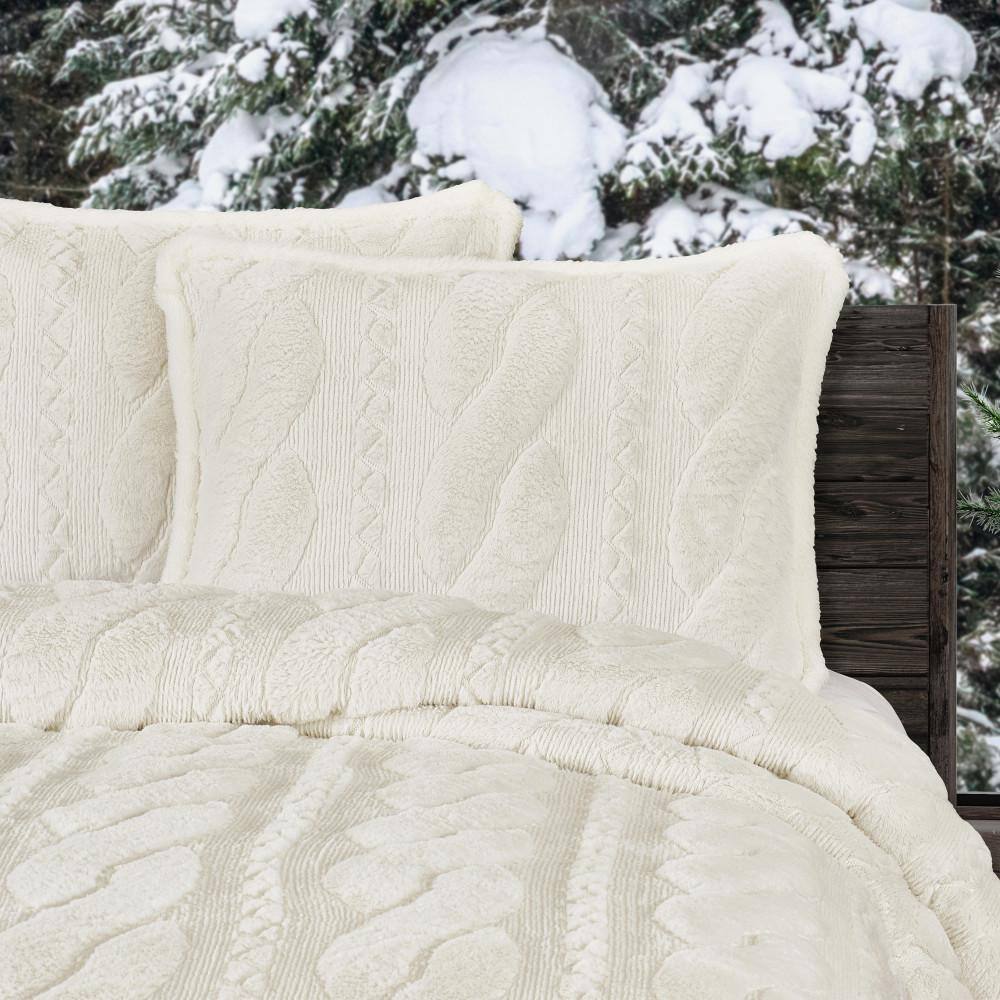 Winter White Full Reversible Plush Quilt Set