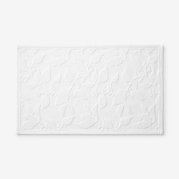 Legends Luxury Leaves Flatwoven Bath Mat 21 in. x 34 in. White No Pad Attached
