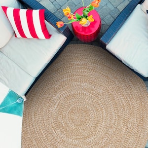 Braided Latte-White 6 ft. Round Reversible Transitional Polypropylene Indoor/Outdoor Area Rug