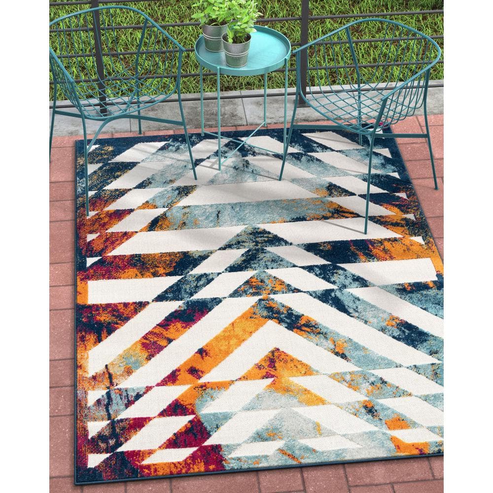 Multicolor Geometric Synthetic Indoor/Outdoor Area Rug 5'3" x 7'3"
