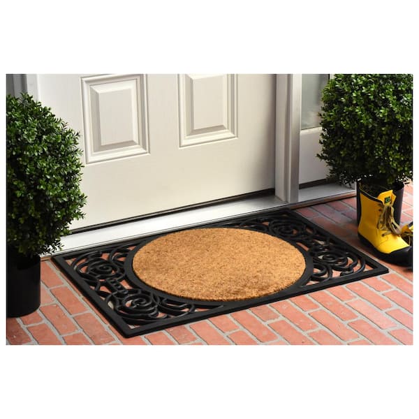 Armada Circle 18 in. x 30 in. Monogram P Door Mat