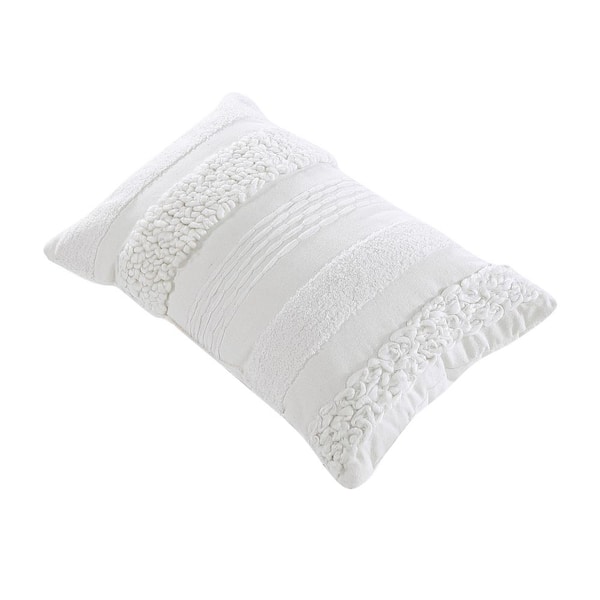 BRIELLE HOME Lennon White Textured 12 in. L x 18 in. W Throw
