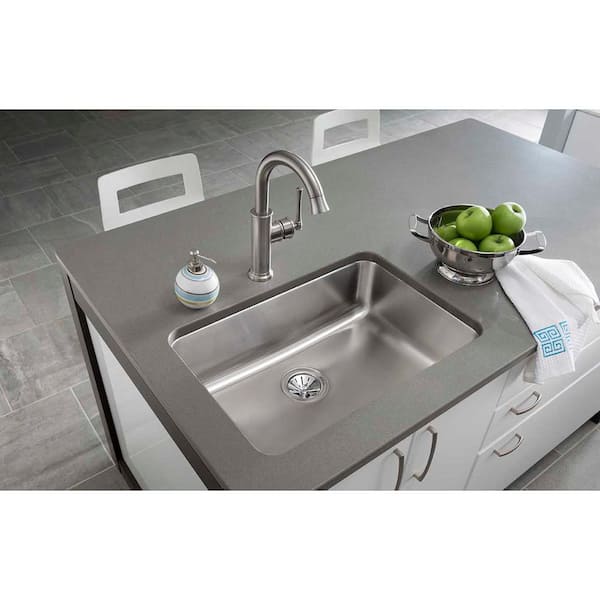 https://images.thdstatic.com/productImages/cf0b9398-2c65-4ba1-94fd-a82779e00112/svn/stainless-steel-elkay-undermount-kitchen-sinks-eluh2416-e1_600.jpg