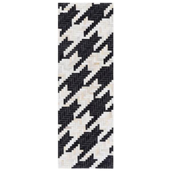 Studio Leather 2 ft. x 7 ft. Ivory/Black Geometric Chevron Runner Rug