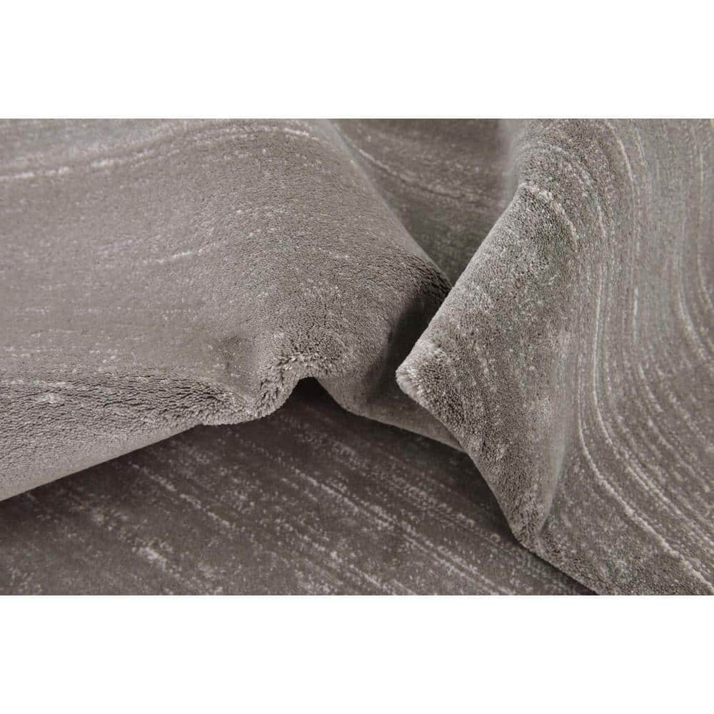 Elegant Gray 4' x 6' Rectangular Easy-Care Synthetic Area Rug