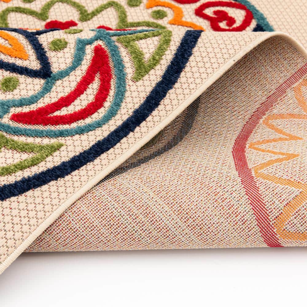 Cream Multicolor Medallion Woven Polypropylene Outdoor Area Rug 2'2" x 3'