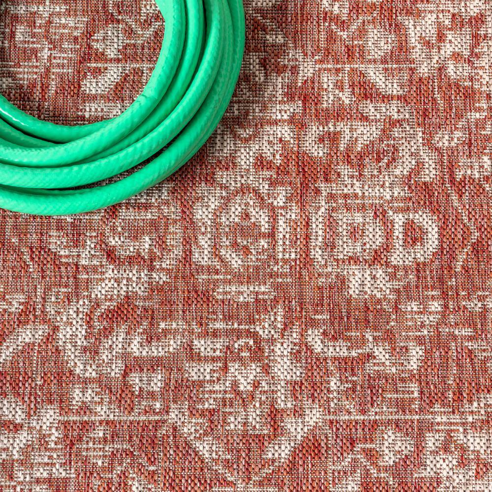 Bohemian Medallion Red and Taupe 3' x 5' Reversible Indoor/Outdoor Rug