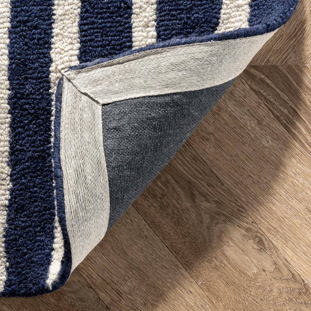 Navy and White Geometric Wool 8' x 10' Area Rug