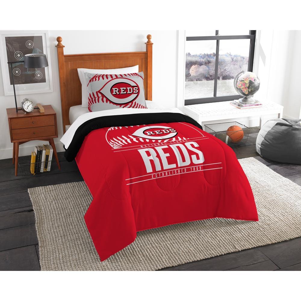 THE NORTHWEST GROUP Reds 2-Piece Grandslam Multi-Color Twin Comforter ...