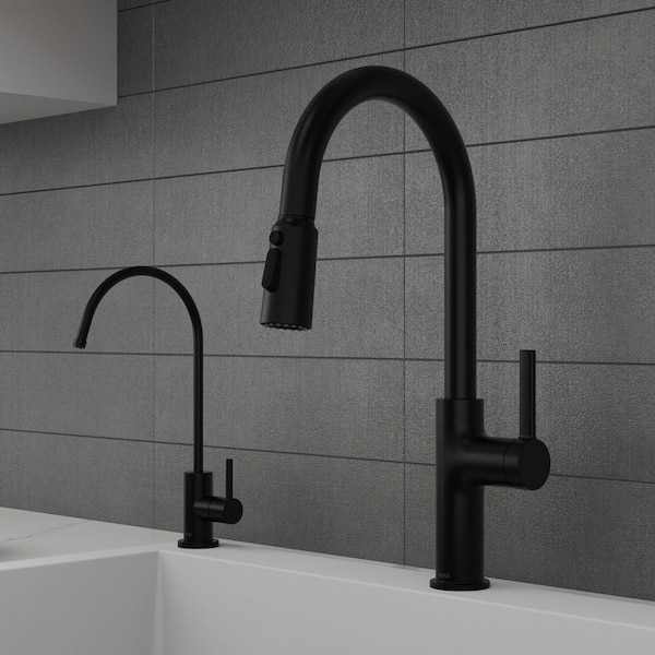 Stalbridge Single-Handle Pull-Down Sprayer Kitchen Faucet in Matte Black