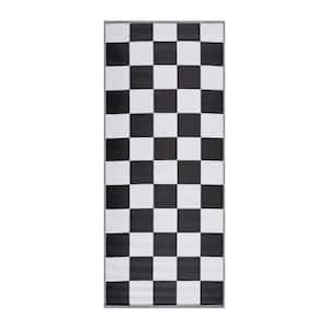 California Black White 2 ft. 3 in. x 6 ft. Reversible Recycled Plastic Indoor/Outdoor Area Rug