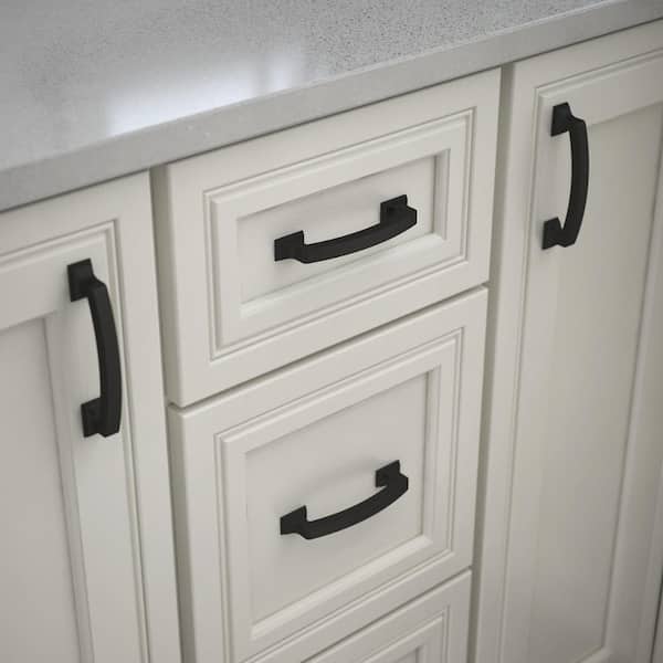 Classic Edge 3-3/4 in. (96 mm) Classic Matte Black Cabinet Drawer Pull