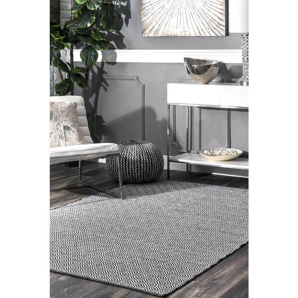 nuLOOM Lorretta Hand Loomed Area Rug Black 6 ft x 9 ft nuLOOM Lorretta Hand Loomed Area Rug Black 6 ft x 9 ft