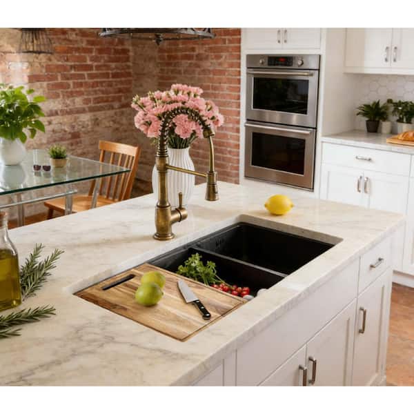 LuckByte 33 in. 18-Gauge Black Doubel Bowl Undermount Workstation