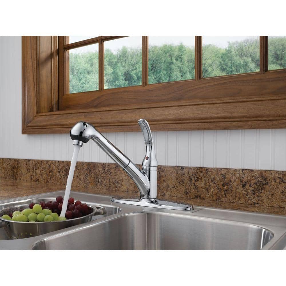 Chrome Pull-Out Single Handle Kitchen Faucet with Zinc Body