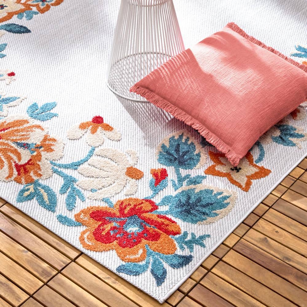 Hibiscus Bloom Grey/Red/Blue Floral Synthetic Rectangular Area Rug