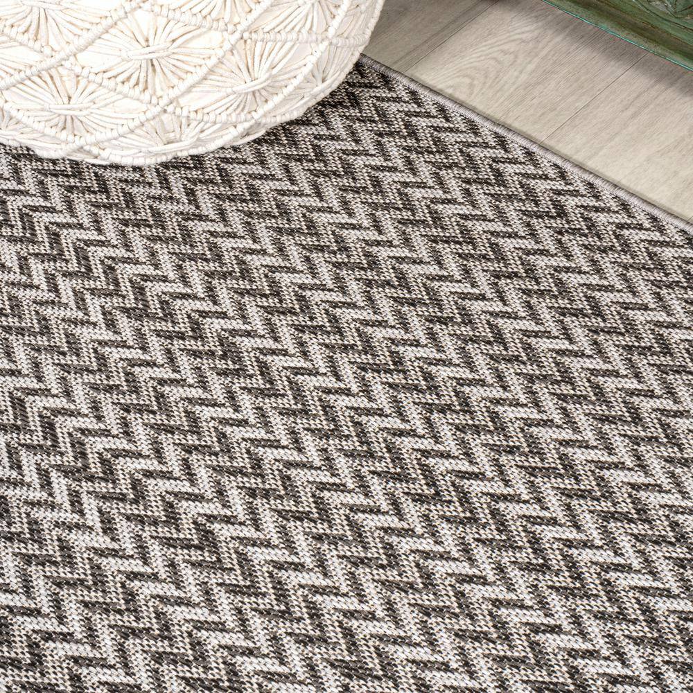 Black and Light Gray Geometric Braided 8' x 10' Rug