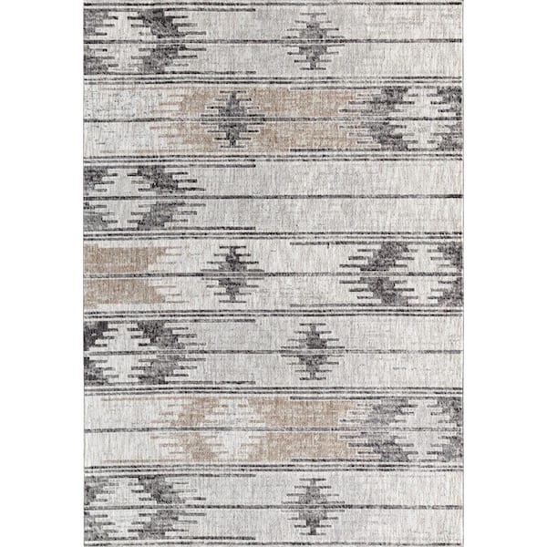 Mason Brooks Celestia Coastal Fog 5'3"x7'0" Tribal Gray Area Rug