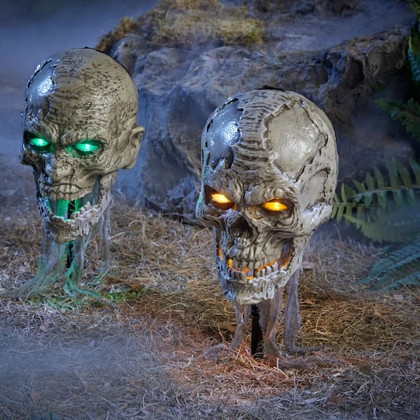 2 piece Halloween Classics LED Zombie Heads