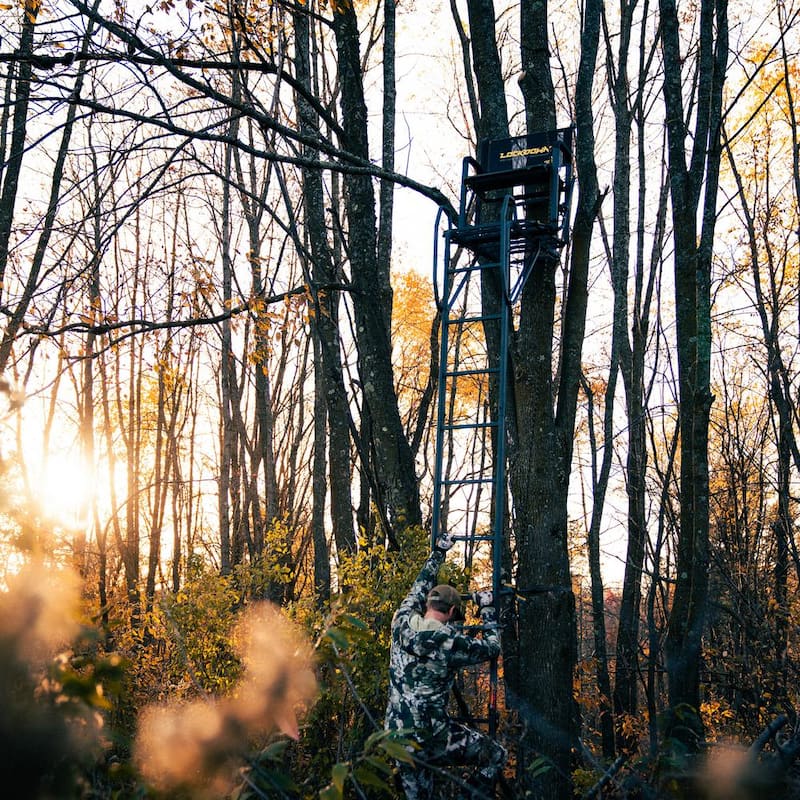 Lockdown Wide 1-Man Ladder Treestand, 17 ft. Tall