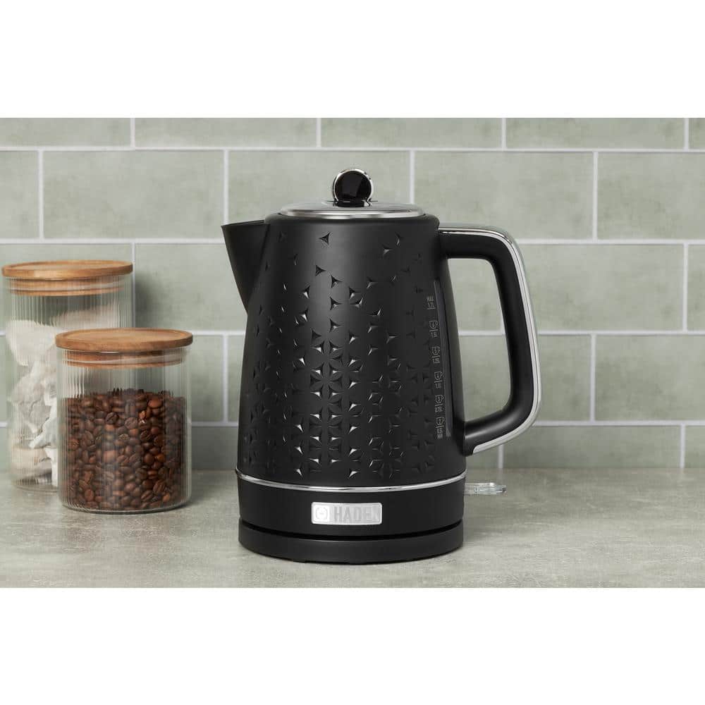 Starbeck Black and Chrome 1.7L Stainless Steel Electric Kettle