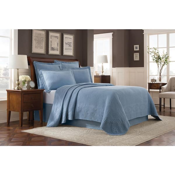 Royal Heritage Home Williamsburg Abby Blue Solid Full Coverlet