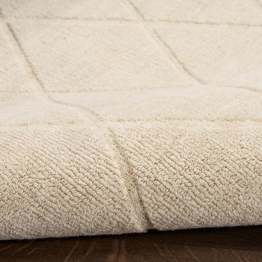 Ivory Geometric Handwoven Wool 5' x 7' Area Rug