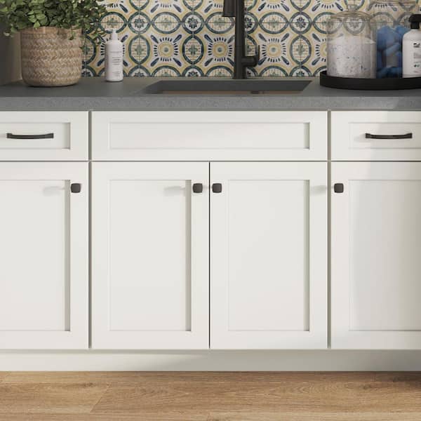 Shaker Full Overlay 1.25 in. W x 1.3125 in. D x 1.25 in. H Antic Knob in Matte Black